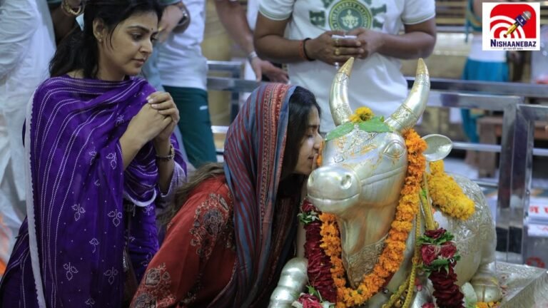 Mahakal Bhasma Aarti Darshan के लिए उज्जैन पहुंचीं किंजल दवे और मोनल गज्जर, भस्म आरती में हुईं शामिल