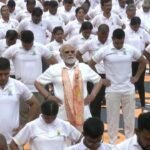 International Yoga Day 2026: कोलकाता में 35 हजार लोगों संग PM मोदी ने किया योग, देशभर में दिखा उत्साह
