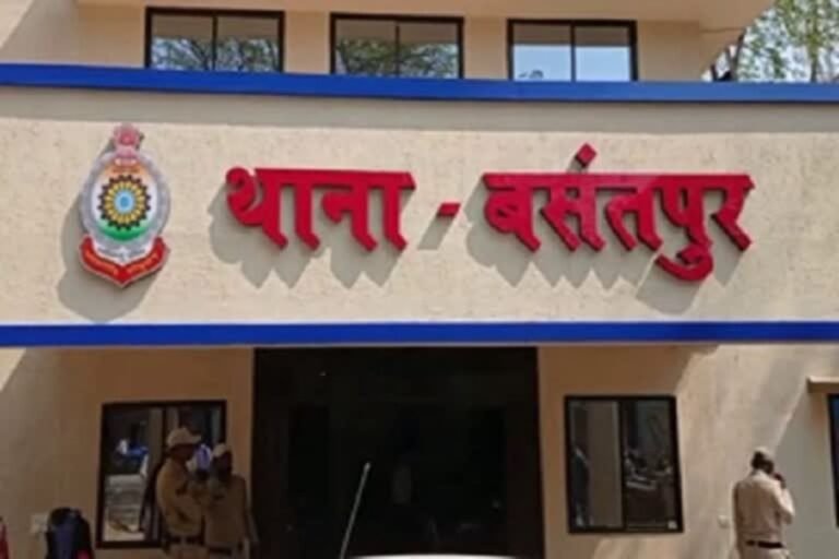Rajnandgaon Jamatpara Sex Racket: प्रॉपर्टी डीलिंग की आड़ में चल रहा था संदिग्ध खेल, स्थानीय जनता के आक्रोश के बाद पुलिस एक्शन