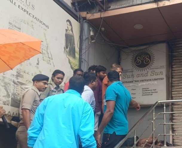 Raipur Breaking News: राजधानी में सनसनी, महिला थाना के पास युवक की खून से लथपथ लाश मिली, हत्या की आशंका Raipur Breaking News