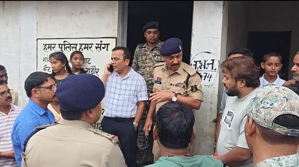 Janjgir-Champa News: कर्रा नाला जलाशय एवं प्रभावित क्षेत्रों का कलेक्टर-एसपी ने किया निरीक्षण, प्रभावित परिवारों को राहत शिविरों में सुरक्षित ठहराया गया, जिला प्रशासन ने लोगों से सावधानी बरतने की अपील Janjgir-Champa News