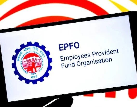 EPFO New Rules: EPFO पोर्टल पर बड़ा बदलाव, UAN से जुड़ी दो ऑनलाइन सेवाएं बंद, जानिए वजह EPFO New Rules: