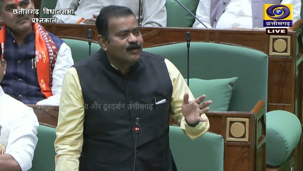 Kondagaon News:विधायक नीलकंठ टेकाम ने विधानसभा में उठाया बेडडोंगर- कोनगुड मार्ग की जर्जर स्थिति का मुद्दा Kondagaon News