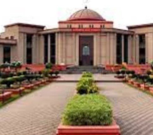 Chhattisgarh High Court: अनुकंपा नियुक्ति पर हाई कोर्ट सख्त, पूछा- एक महीने में आवेदन फॉर्म क्यों नहीं दिया? कर्मचारी की मौत के बाद विभाग की लापरवाही? हाई कोर्ट ने मांगा जवाब Chhattisgarh High Court