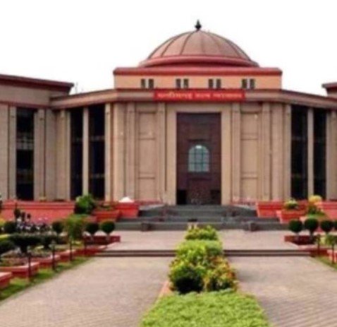 Government Employees Pension: छत्तीसगढ़ हाईकोर्ट का बड़ा फैसला, रिटायर्ड कर्मचारियों को 32 महीने का पेंशन एरियर देने के निर्देश Government Employees Pension