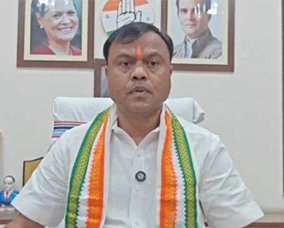 Dharmendra Pradhan Resignation: धर्मेंद्र प्रधान के इस्तीफे पर गरमाई सियासत, दीपक बैज का बयान, कहा- PM ने अपनी कुर्सी बचाने ‘प्रधान’ से मांगा इस्तीफा Dharmendra Pradhan Resignation