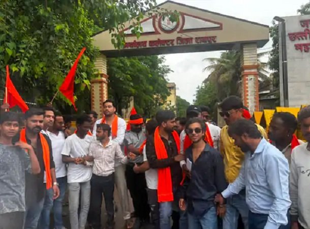 Bajrang Dal Raipur: नकटी कार्रवाई के विरोध के बाद बजरंग दल में बगावत: जिला संयोजक हटाए गए, BJP नेताओं के खिलाफ वायरल हुए चैट, नया संगठन बनाने का ऐलान Bajrang Dal Raipur