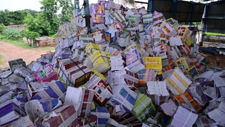 Rewa Book Scam: रीवा पाठ्य पुस्तक निगम के गोदाम से 35 लाख से ज्यादा की सरकारी किताबें गायब, 450 से अधिक बंडल लापता होने की आशंका