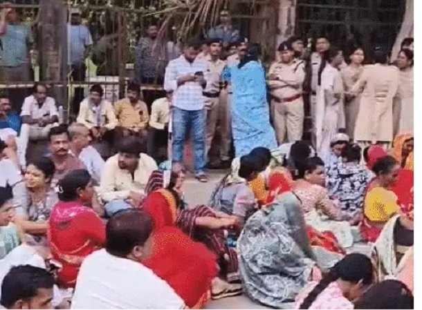 Nakti Village Protest: नकटी गांव के ग्रामीणों ने 11 घंटे बाद धरना किया स्थगित, प्रशासन को 24 घंटे का अल्टीमेटम Nakti Village Protest