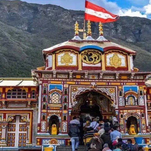 Badrinath Temple Donation Theft: बदरीनाथ के चढ़ावे पर किसने डाला हाथ? मंदिर समिति अध्यक्ष के सरकारी PA पर FIR Badrinath Temple Donation Theft
