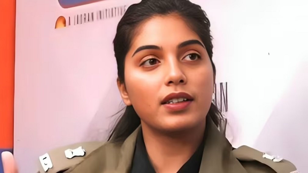 IPS Anjali Vishwakarma: यूपी कैडर छोड़ छत्तीसगढ़ आएंगी IPS अंजलि विश्वकर्मा, जानिए उनकी प्रोफाइल और लव स्टोरी IPS Anjali Vishwakarma