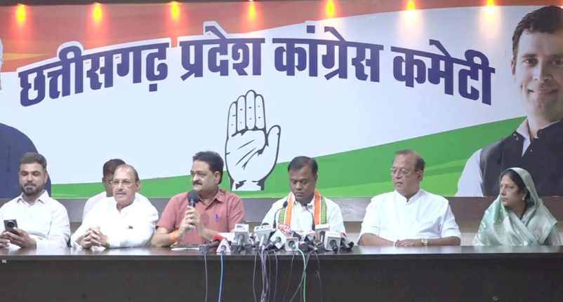 Nakti Demolition Row: नकटी विवाद पर गरमाई सियासत दीपक बैज की BJP विधायकों से अपील- गरीबों के घर नहीं, नवा रायपुर में बने विधायक कॉलोनी; मंत्रियों की चुप्पी पर उठाए सवाल Nakti Demolition Row: नकटी विवाद पर गरमाई सियासत दीपक बैज की BJP विधायकों से अपील- गरीबों के घर नहीं, नवा रायपुर में बने विधायक कॉलोनी; मंत्रियों की चुप्पी पर उठाए सवाल