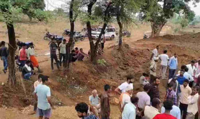 Singrauli News: सिंगरौली में टावर निर्माण को लेकर विवाद, जमीन मालिक की संदिग्ध मौत; परिजनों ने ठेकेदार पर लगाए गंभीर आरोप Singrauli News: सिंगरौली में टावर निर्माण को लेकर विवाद, जमीन मालिक की संदिग्ध मौत; परिजनों ने ठेकेदार पर लगाए गंभीर आरोप