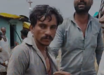 Ujjain Crime News: उज्जैन में तालिबानी सजा! महिला के बाल काटे, कपड़े फाड़े और जूतों की माला पहनाकर गांव में घुमाया; 3 गिरफ्तार Ujjain Crime News: उज्जैन में तालिबानी सजा! महिला के बाल काटे, कपड़े फाड़े और जूतों की माला पहनाकर गांव में घुमाया; 3 गिरफ्तार