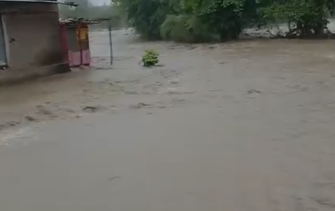 Khandwa Weather Update: गरबड़ी नाले में अचानक आई बाढ़, खिरकिया मार्ग बंद, खंडवा-नर्मदापुरम का संपर्क टूटा Khandwa Weather Update: गरबड़ी नाले में अचानक आई बाढ़, खिरकिया मार्ग बंद, खंडवा-नर्मदापुरम का संपर्क टूटा