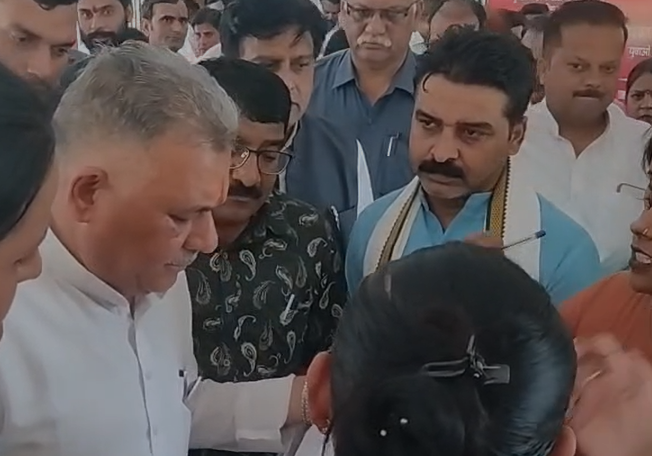 Rewa News: APS University में स्वामी विवेकानंद की 11 फीट प्रतिमा का अनावरण, उच्च शिक्षा मंत्री इंदर सिंह परमार बोले- युवाओं को मिलेगी प्रेरणा Rewa News: APS University में स्वामी विवेकानंद की 11 फीट प्रतिमा का अनावरण, उच्च शिक्षा मंत्री इंदर सिंह परमार बोले- युवाओं को मिलेगी प्रेरणा