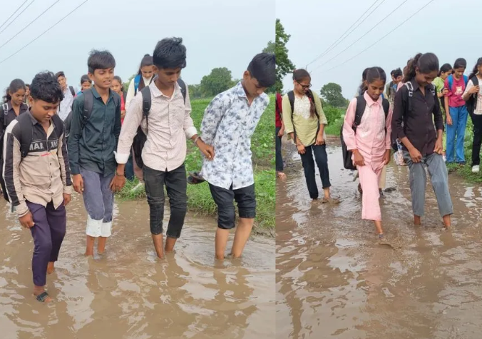 Khargone Road Issue: 25 साल से अधूरी सड़क, 3 किलोमीटर कीचड़ से जंग लड़कर स्कूल पहुंच रहे बच्चे; विकास के दावों पर उठे सवाल Khargone Road Issue: 25 साल से अधूरी सड़क, 3 किलोमीटर कीचड़ से जंग लड़कर स्कूल पहुंच रहे बच्चे; विकास के दावों पर उठे सवाल