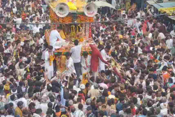 MP Jagannath Rath Yatra: 300 साल पुरानी आस्था का भव्य संगम विदिशा के मनोरा में निकली भगवान जगन्नाथ की ऐतिहासिक रथयात्रा, लाखों श्रद्धालुओं ने किए दर्शन MP Jagannath Rath Yatra: 300 साल पुरानी आस्था का भव्य संगम विदिशा के मनोरा में निकली भगवान जगन्नाथ की ऐतिहासिक रथयात्रा, लाखों श्रद्धालुओं ने किए दर्शन