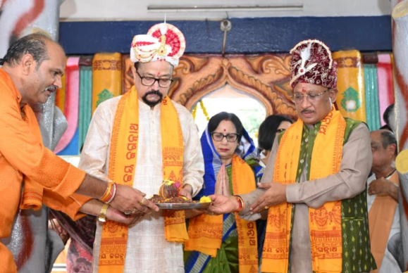 Raipur Jagannath Rath Yatra: रायपुर में भगवान जगन्नाथ की भव्य रथयात्रा राज्यपाल रमेन डेका और CM विष्णुदेव साय ने निभाई ‘छेरा-पहरा’ की परंपरा, प्रदेश की सुख-समृद्धि और अच्छी वर्षा की कामना Raipur Jagannath Rath Yatra: रायपुर में भगवान जगन्नाथ की भव्य रथयात्रा राज्यपाल रमेन डेका और CM विष्णुदेव साय ने निभाई ‘छेरा-पहरा’ की परंपरा, प्रदेश की सुख-समृद्धि और अच्छी वर्षा की कामना
