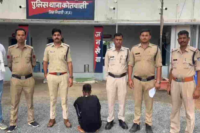 Niwari Murder: नशे में रिश्तों का कत्ल मोबाइल खरीदने के लिए मां से मांगे पैसे, इनकार पर बेटे ने उतारा मौत के घाट; 48 घंटे में आरोपी गिरफ्तार Niwari Murder: नशे में रिश्तों का कत्ल मोबाइल खरीदने के लिए मां से मांगे पैसे, इनकार पर बेटे ने उतारा मौत के घाट; 48 घंटे में आरोपी गिरफ्तार
