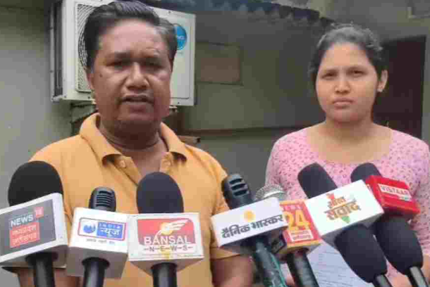 Shahdol NEET Student : NEET रिजल्ट पर नया विवाद छात्रा का दावा- 593 अंक बनने चाहिए थे, मिले सिर्फ 381; NTA से मांगी स्कैन OMR शीट Shahdol NEET Student : NEET रिजल्ट पर नया विवाद छात्रा का दावा- 593 अंक बनने चाहिए थे, मिले सिर्फ 381; NTA से मांगी स्कैन OMR शीट