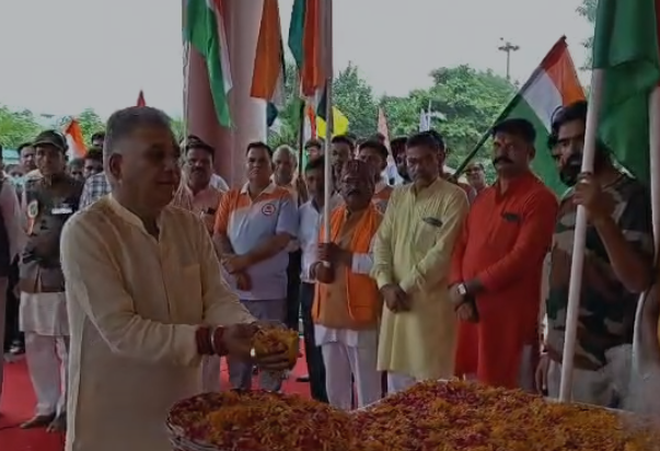 Kargil Vijay Diwas: कारगिल विजय दिवस पर शुजालपुर में उमड़ा देशभक्ति का जज्बा, 1000 से अधिक युवाओं ने तिरंगा यात्रा निकाल शहीदों को किया नमन Kargil Vijay Diwas: कारगिल विजय दिवस पर शुजालपुर में उमड़ा देशभक्ति का जज्बा, 1000 से अधिक युवाओं ने तिरंगा यात्रा निकाल शहीदों को किया नमन