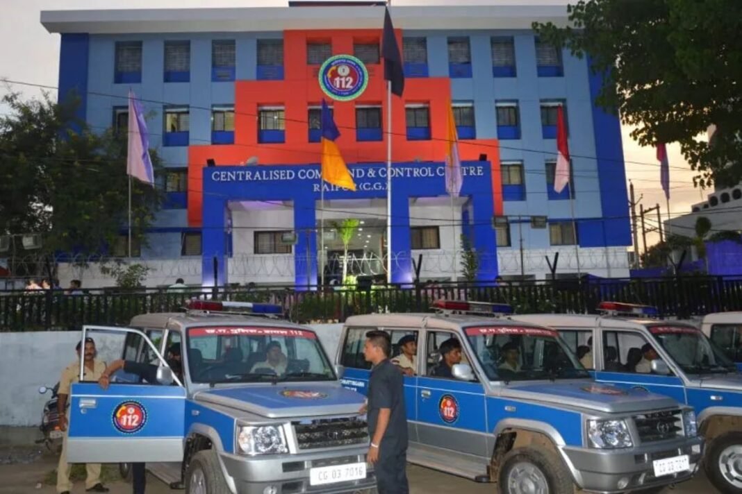 Dial 112 Negligence Case: एक्सीडेंट के बाद तमाशबीन बने रहे आरक्षक! रायपुर पुलिस उपायुक्त ने जारी किया निलंबन आदेश Dial 112 Negligence Case: एक्सीडेंट के बाद तमाशबीन बने रहे आरक्षक! रायपुर पुलिस उपायुक्त ने जारी किया निलंबन आदेश