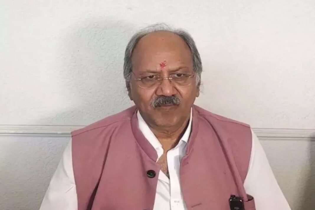 Nakti Village Dispute: राजनीतिक तूल पकड़ते ही नकटी गांव विवाद में आया नया मोड़; जानें सांसद बृजमोहन अग्रवाल की पूरी इनसाइड स्टोरी Nakti Village Dispute: राजनीतिक तूल पकड़ते ही नकटी गांव विवाद में आया नया मोड़; जानें सांसद बृजमोहन अग्रवाल की पूरी इनसाइड स्टोरी