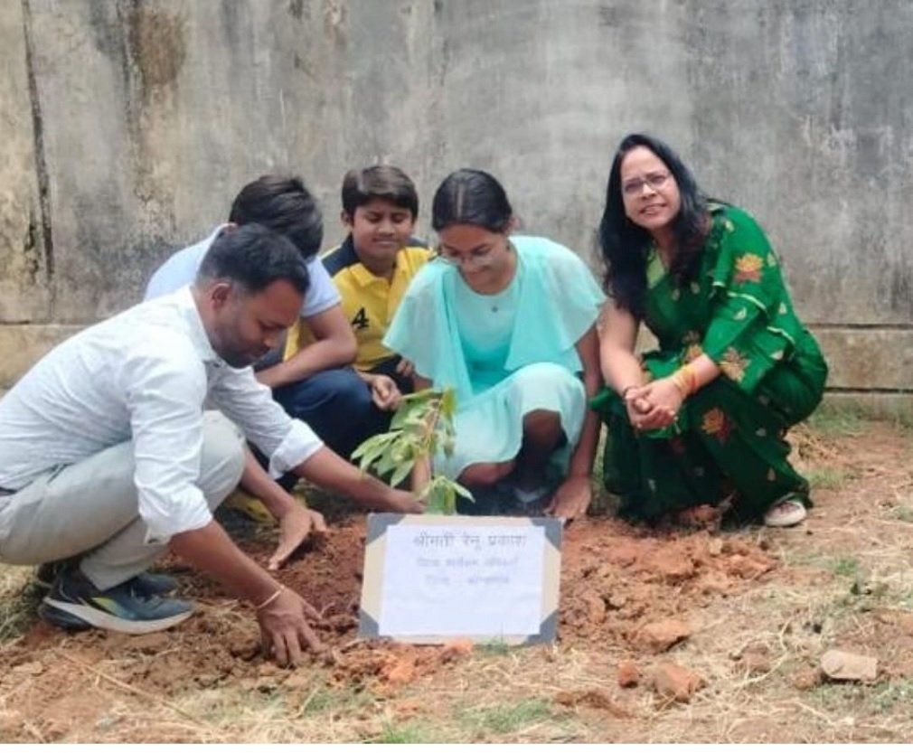 Kondagaon News:सुपोषण की ओर एक कदम : ‘मुनगा पौधरोपण जन आंदोलन’ का शुभारंभ Kondagaon News
