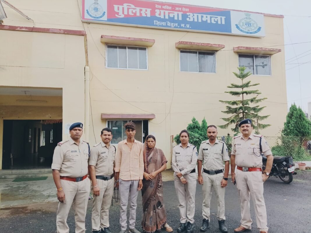 Betul Murder Case: बैतूल में रिश्तों का कत्ल मां-बेटे ने मिलकर उतारा पिता को मौत के घाट, गमछे से गला घोंटकर की हत्या, शव नदी में छिपाया; झूठी गुमशुदगी से पुलिस को किया गुमराह Betul Murder Case: बैतूल में रिश्तों का कत्ल मां-बेटे ने मिलकर उतारा पिता को मौत के घाट, गमछे से गला घोंटकर की हत्या, शव नदी में छिपाया; झूठी गुमशुदगी से पुलिस को किया गुमराह