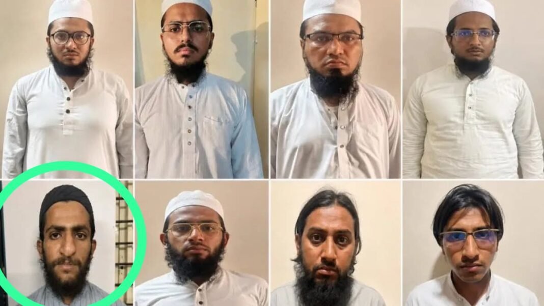Jaish-e-Mohammed Module: देवास से एक संदिग्ध गिरफ्तार, गुजरात ATS की बड़ी कार्रवाई में 8 आरोपी दबोचे Jaish-e-Mohammed Module: देवास से एक संदिग्ध गिरफ्तार, गुजरात ATS की बड़ी कार्रवाई में 8 आरोपी दबोचे