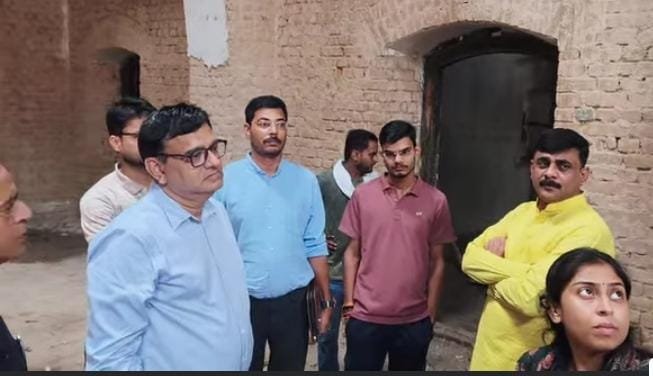 Tikamgarh Geeta Bhawan: टीकमगढ़ की 100 साल पुरानी गर्ल्स स्कूल बिल्डिंग बनेगी ‘गीता भवन’, 99 लाख रुपये से होगा जीर्णोद्धार Tikamgarh Geeta Bhawan: टीकमगढ़ की 100 साल पुरानी गर्ल्स स्कूल बिल्डिंग बनेगी ‘गीता भवन’, 99 लाख रुपये से होगा जीर्णोद्धार