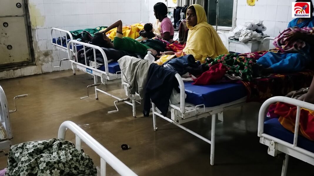 CG News: बारिश में डूबा जैजैपुर अस्पताल, डिलीवरी रूम तक पहुंचा गंदा पानी, मरीजों में मची अफरा-तफरी CG News: बारिश में डूबा जैजैपुर अस्पताल, डिलीवरी रूम तक पहुंचा गंदा पानी, मरीजों में मची अफरा-तफरी