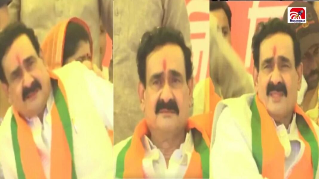 दतिया में मंच पर भावुक हुए नरोत्तम मिश्रा! सभा में रुंध गई आवाज, फिर CM मोहन ने संभाला मंच दतिया में मंच पर भावुक हुए नरोत्तम मिश्रा! सभा में रुंध गई आवाज, फिर CM मोहन ने संभाला मंच