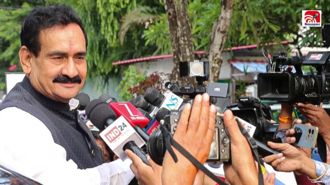 MP News: ‘अब आराम से किनारे पर घर बना लेना’… टिकट कटने के बाद बदले नरोत्तम मिश्रा के सुर! MP News: ‘अब आराम से किनारे पर घर बना लेना’… टिकट कटने के बाद बदले नरोत्तम मिश्रा के सुर!