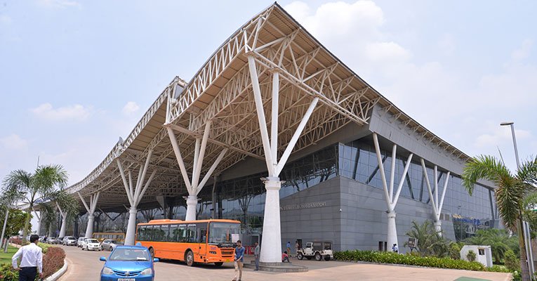 Raipur Airport Case: रायपुर एयरपोर्ट पर किसान का दावा: ‘मेरी जमीन पर बनी है टर्मिनल बिल्डिंग’; सुप्रीम कोर्ट से मांगा ₹3,500 करोड़ का मुआवजा Raipur Airport Case: रायपुर एयरपोर्ट पर किसान का दावा: ‘मेरी जमीन पर बनी है टर्मिनल बिल्डिंग’; सुप्रीम कोर्ट से मांगा ₹3,500 करोड़ का मुआवजा