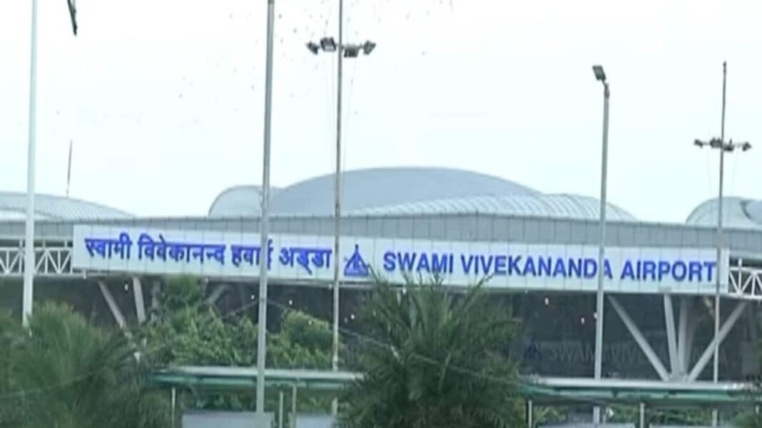 Raipur Airport News: अब किताबों के साथ कटेगा हवाई सफर! रायपुर एयरपोर्ट पर शुरू होगी ‘फ्लाईब्रेरी’, यात्री मुफ्त में ले सकेंगे पसंदीदा पुस्तक Raipur Airport News: अब किताबों के साथ कटेगा हवाई सफर! रायपुर एयरपोर्ट पर शुरू होगी ‘फ्लाईब्रेरी’, यात्री मुफ्त में ले सकेंगे पसंदीदा पुस्तक