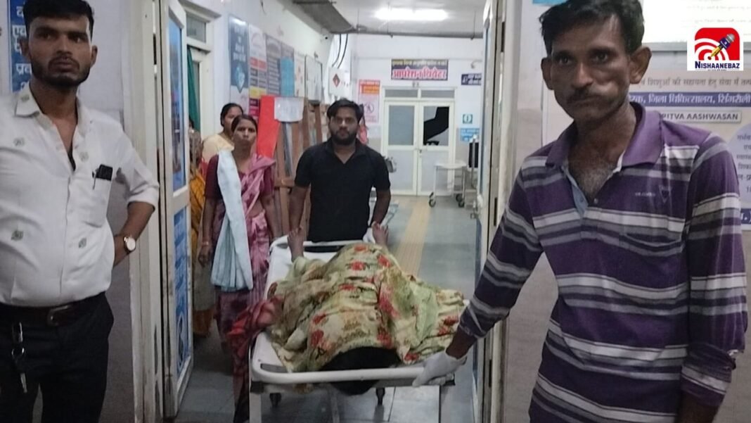 MP News: सिंगरौली जिला अस्पताल में प्रसूता की मौत, परिजनों ने किया हंगामा MP News: सिंगरौली जिला अस्पताल में प्रसूता की मौत, परिजनों ने किया हंगामा