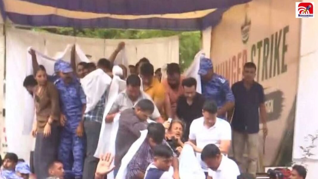 जंतर-मंतर पर बड़ा घटनाक्रम! 20 दिन की भूख हड़ताल के बाद अचानक अस्पताल ले जाए गए सोनम वांगचुक जंतर-मंतर पर बड़ा घटनाक्रम! 20 दिन की भूख हड़ताल के बाद अचानक अस्पताल ले जाए गए सोनम वांगचुक