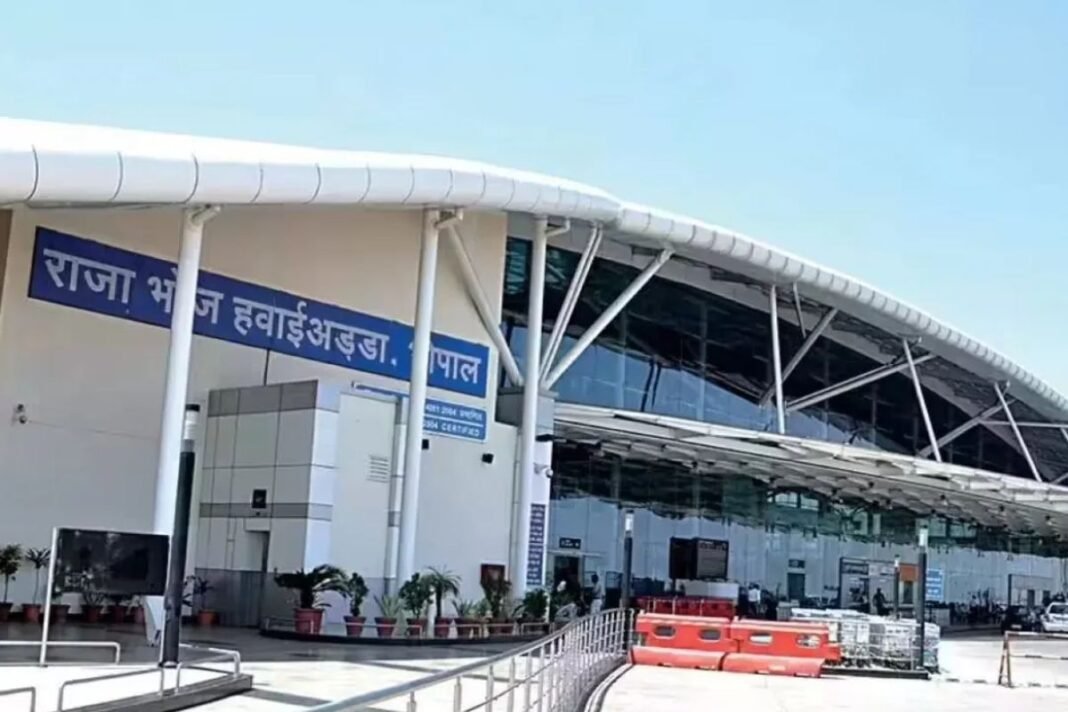 Raja Bhoj Airport Bhopal Survey: राजा भोज एयरपोर्ट भोपाल से छिना नंबर वन का ताज, ग्राहक संतुष्टि सर्वे में इस हवाई अड्डे ने मारी बाजी; तीसरे स्थान पर खिसका भोपाल Raja Bhoj Airport Bhopal Survey: राजा भोज एयरपोर्ट भोपाल से छिना नंबर वन का ताज, ग्राहक संतुष्टि सर्वे में इस हवाई अड्डे ने मारी बाजी; तीसरे स्थान पर खिसका भोपाल