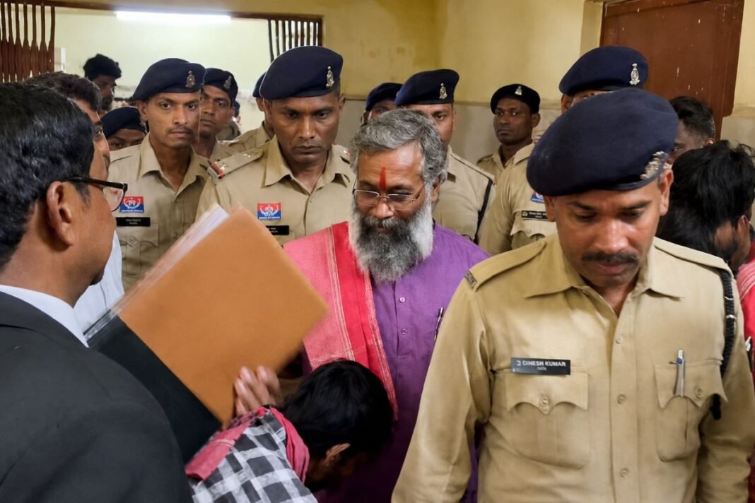 Bail From Supreme Court: सुप्रीम कोर्ट से क्रांति सेना के प्रमुख अमित बघेल और अध्यक्ष डॉ. अजय यादव को मिली जमानत, साढ़े आठ महीने से जेल में थे बंद Bail From Supreme Court: सुप्रीम कोर्ट से क्रांति सेना के प्रमुख अमित बघेल और अध्यक्ष डॉ. अजय यादव को मिली जमानत, साढ़े आठ महीने से जेल में थे बंद