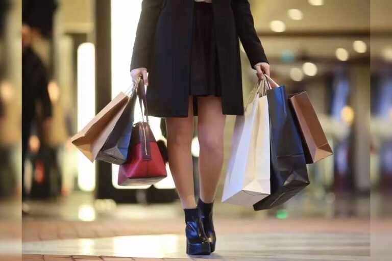 Big Change for Tourists: जापान में 1 नवंबर से बदल जाएगा टैक्स-फ्री शॉपिंग का नियम; अब पहले चुकाना होगा पूरा टैक्स, एयरपोर्ट पर मिलेगा रिफंड