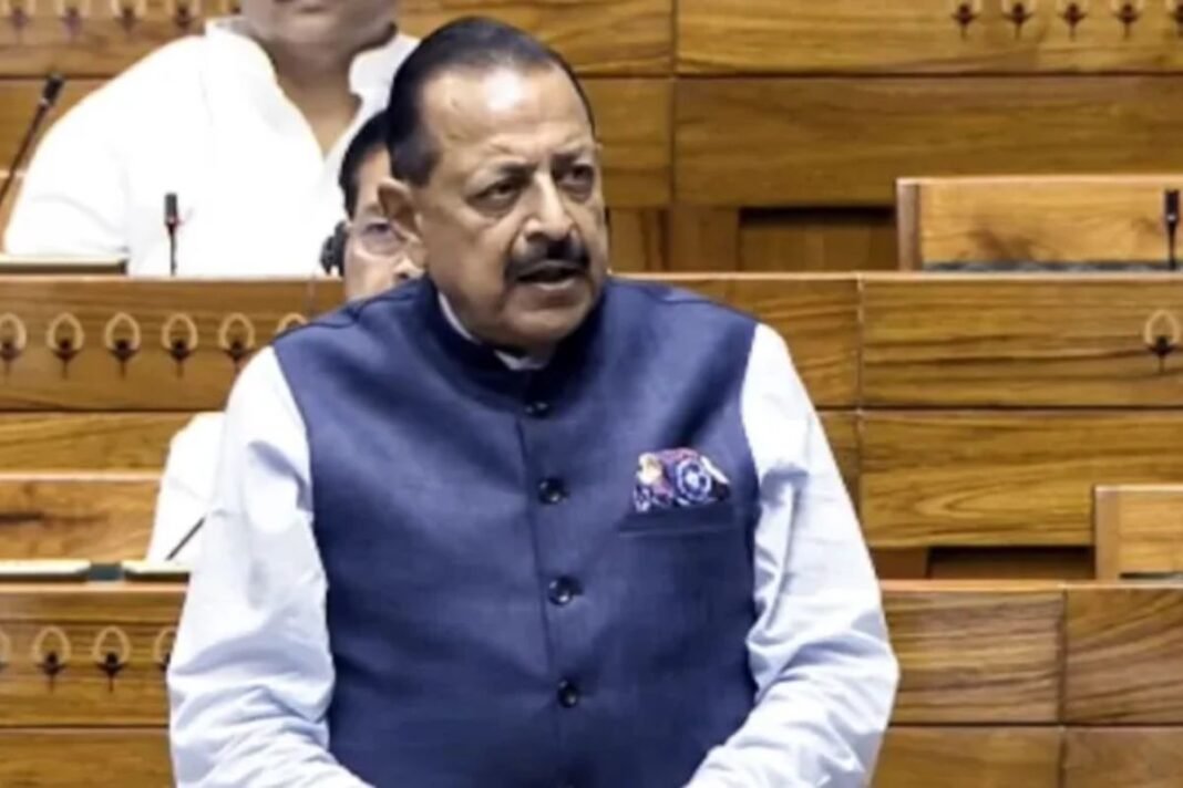 Public Examinations Amendment Bill Introduced in Lok Sabha: पेपर लीक पर 10 साल की जेल और ₹10 करोड़ जुर्माने का प्रावधान; लोकसभा में पेश हुआ संशोधन विधेयक Public Examinations Amendment Bill Introduced in Lok Sabha: पेपर लीक पर 10 साल की जेल और ₹10 करोड़ जुर्माने का प्रावधान; लोकसभा में पेश हुआ संशोधन विधेयक