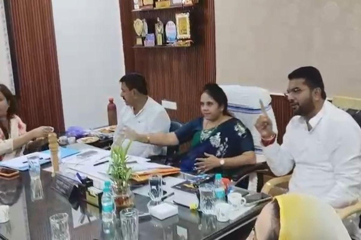 Coordination Issue in RMC: जोन अध्यक्ष और कमिश्नर में तालमेल की कमी; पार्षदों की अनदेखी पर गरमाया रायपुर नगर निगम