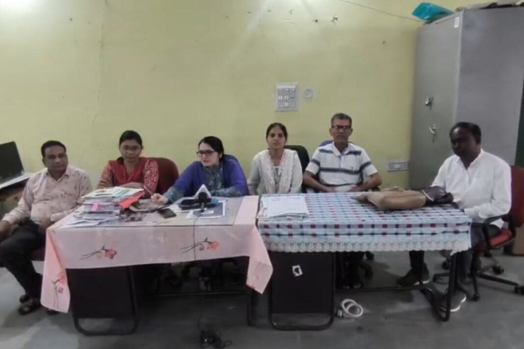 Balaghat ITI News: प्रमोशन में अनदेखी पर भड़के आईटीआई के आठ ट्रेनिंग ऑफिसर्स, गोपनीय चरित्रावली के मूल्यांकन पर उठाए सवाल Balaghat ITI News: प्रमोशन में अनदेखी पर भड़के आईटीआई के आठ ट्रेनिंग ऑफिसर्स, गोपनीय चरित्रावली के मूल्यांकन पर उठाए सवाल