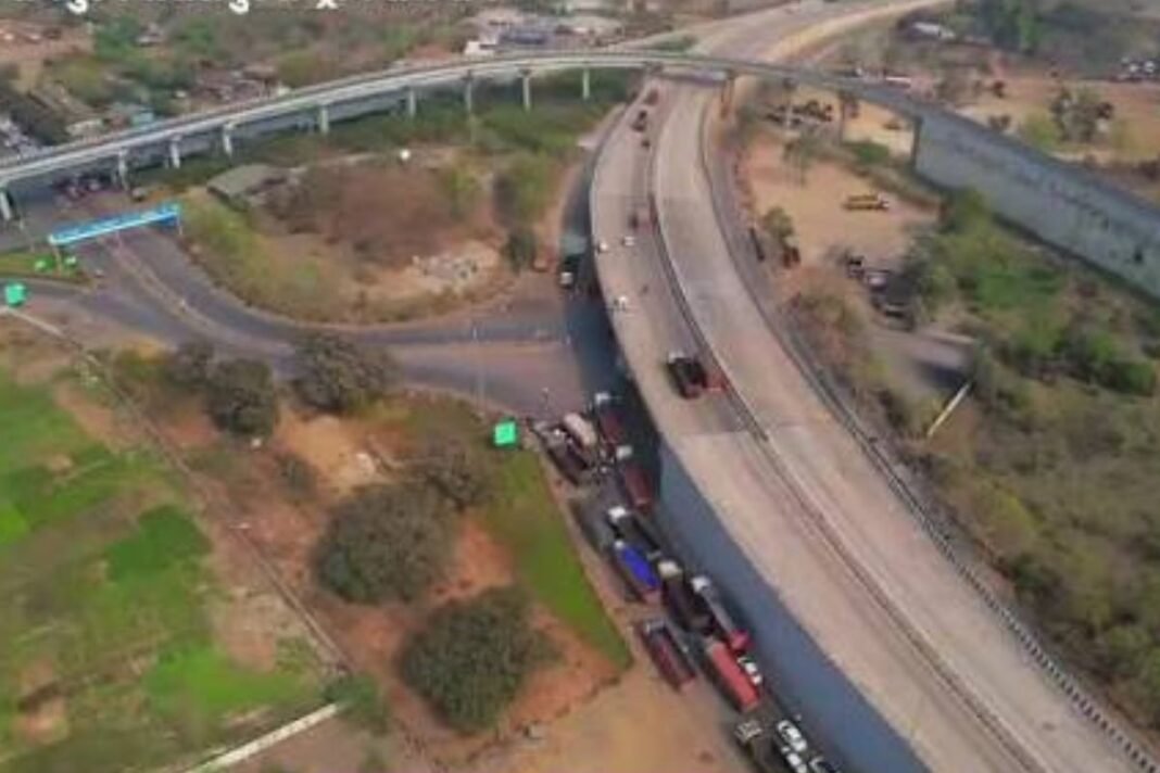 Bilaspur Highway Connectivity: तीन राष्ट्रीय राजमार्गों को जोड़ेगी 32 KM लंबी रिंग रोड; बिलासपुर में भारी वाहनों का दबाव होगा कम Bilaspur Highway Connectivity: तीन राष्ट्रीय राजमार्गों को जोड़ेगी 32 KM लंबी रिंग रोड; बिलासपुर में भारी वाहनों का दबाव होगा कम