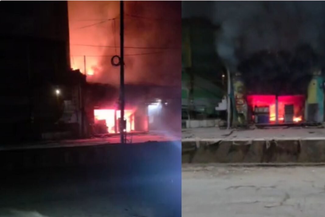 Takhatpur Fire Incident: तखतपुर में आग का तांडव: दमकल पहुंचने से पहले स्वाहा हुई मिठाई दुकान, लाखों का नुकसान Takhatpur Fire Incident: तखतपुर में आग का तांडव: दमकल पहुंचने से पहले स्वाहा हुई मिठाई दुकान, लाखों का नुकसान