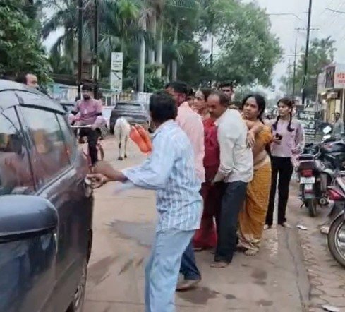 Bemetara News: पुलिस की बड़ी लापरवाही का आरोप: जिंदा महिला को मृत मानकर कमरे में लगाया ताला, जानिए फिर क्या हुआ