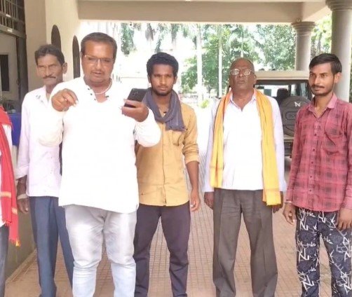 Dhamtari News: खेत काटकर हो रही कथित अवैध प्लाटिंग, निकासी नाला पाटने से सैकड़ों एकड़ फसल जलमग्न; किसानों ने प्रशासन से मांगी कार्रवाई