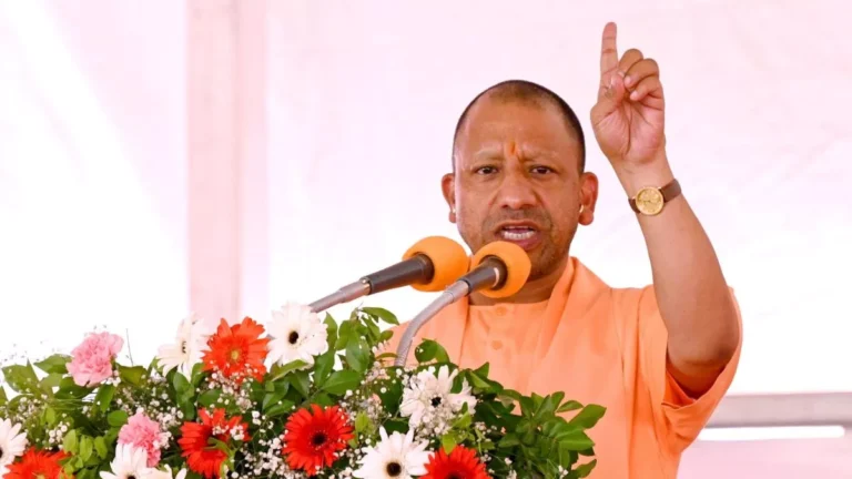 UP Rain Relief: भारी बारिश के बीच सीएम योगी का बड़ा एक्शन, 24 घंटे में राहत राशि और हर प्रभावित तक मदद पहुंचाने के निर्देश